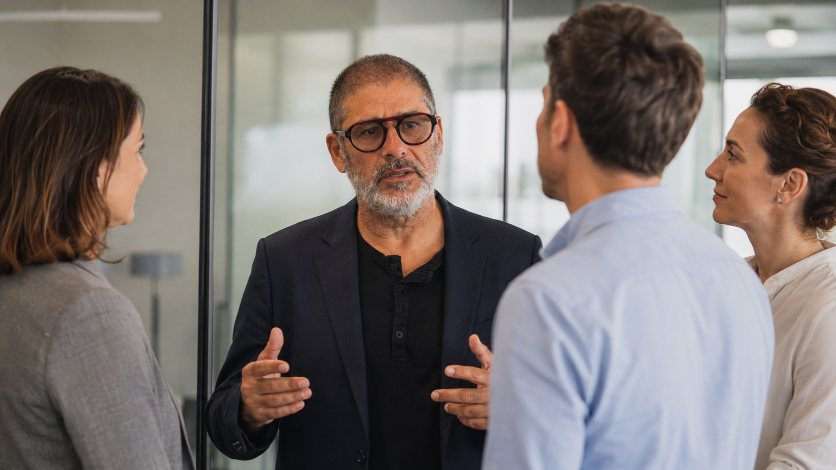 Hervé Sainsard en médiation avec des collaborateurs en entreprise